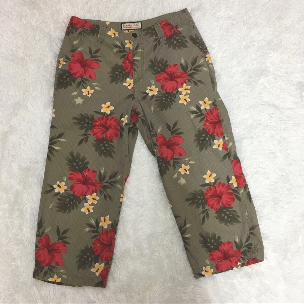 5 for $25. Floral cropped pants size 10